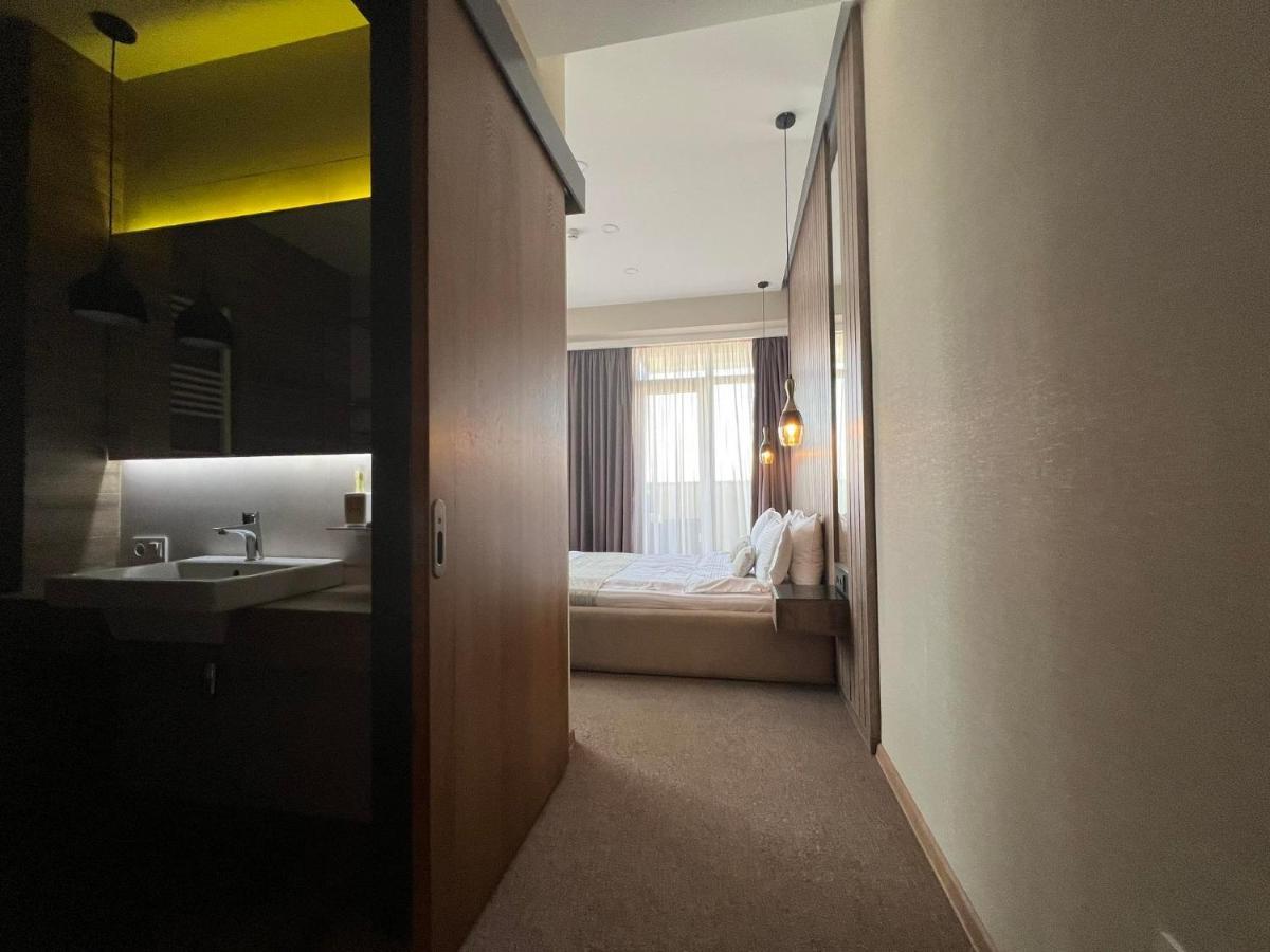 Hotel Sky Station Tbilisi ภายนอก รูปภาพ