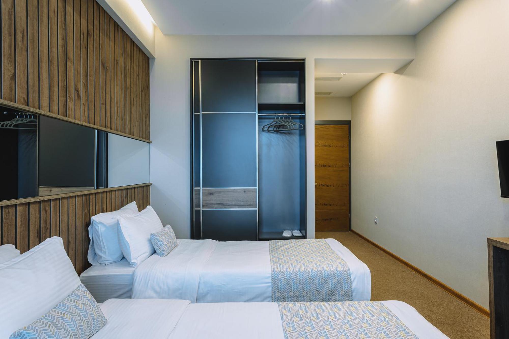 Hotel Sky Station Tbilisi ภายนอก รูปภาพ
