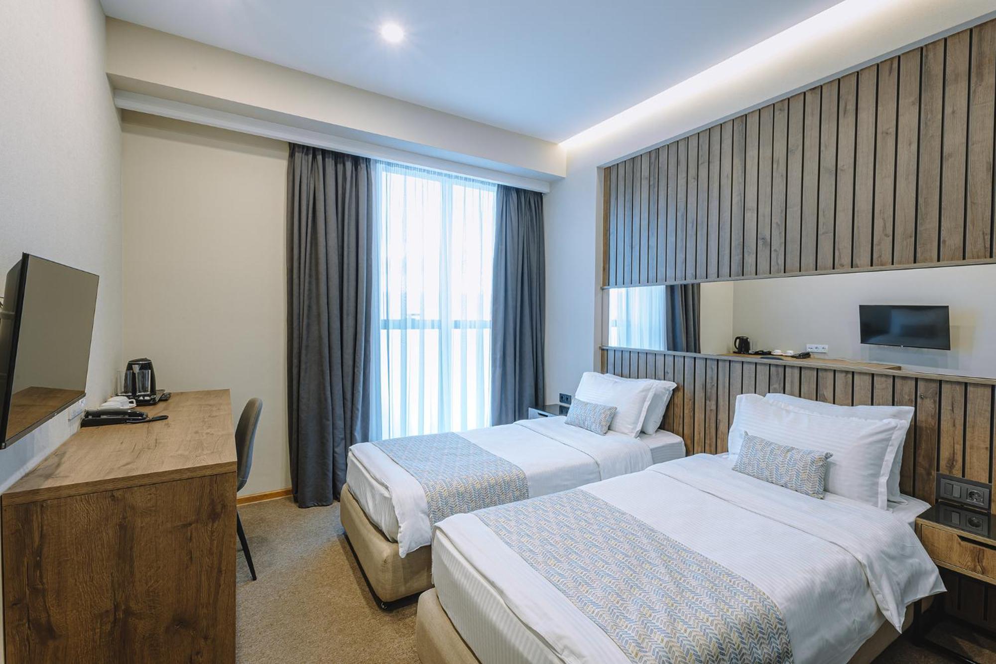Hotel Sky Station Tbilisi ภายนอก รูปภาพ