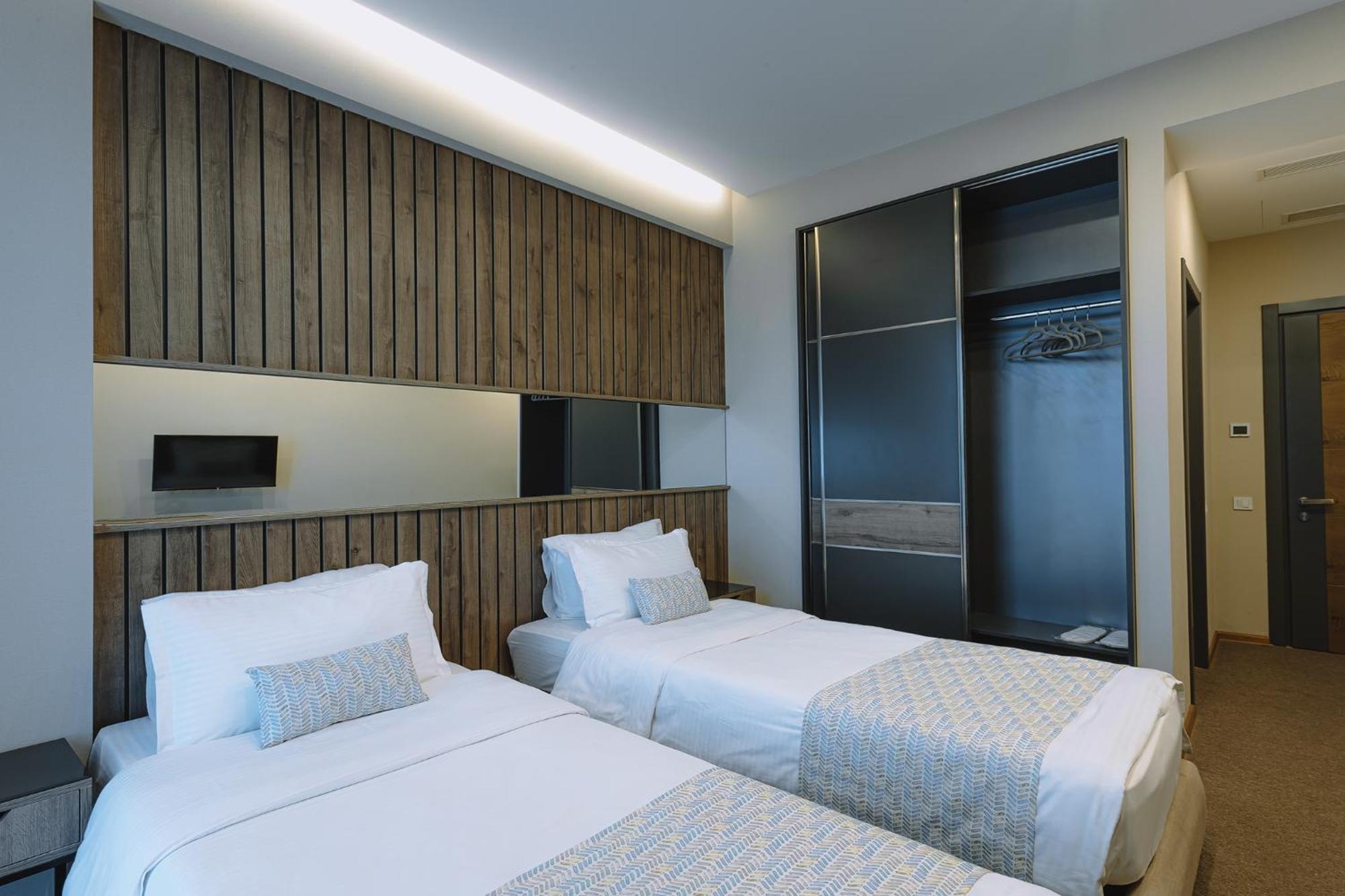 Hotel Sky Station Tbilisi ภายนอก รูปภาพ