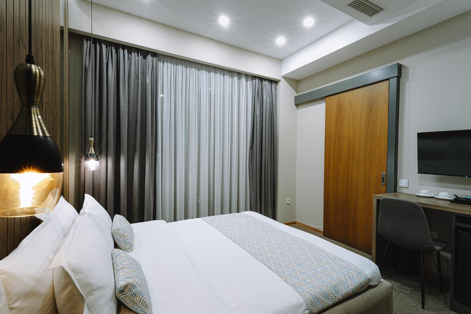 Hotel Sky Station Tbilisi ภายนอก รูปภาพ