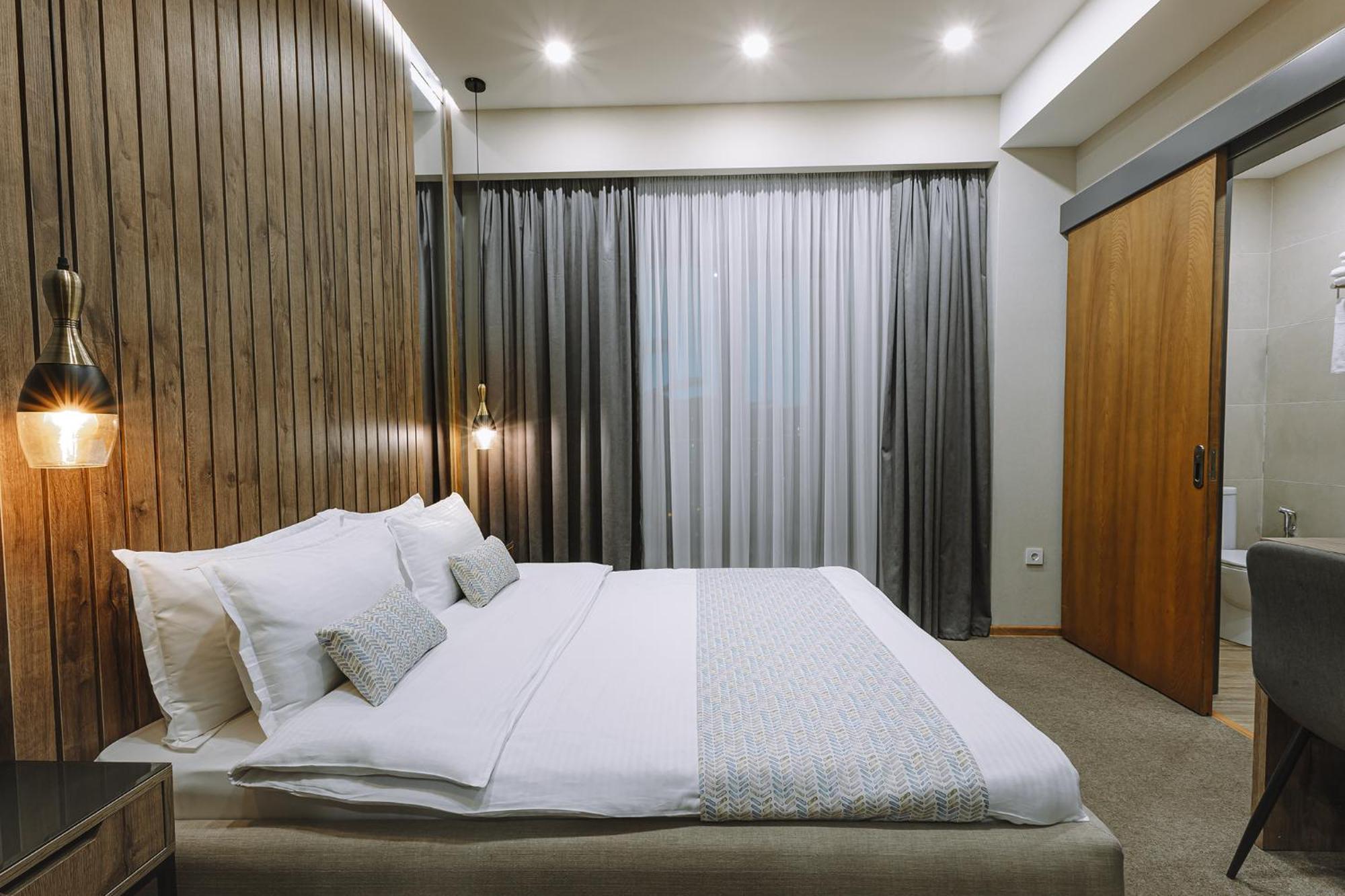 Hotel Sky Station Tbilisi ภายนอก รูปภาพ
