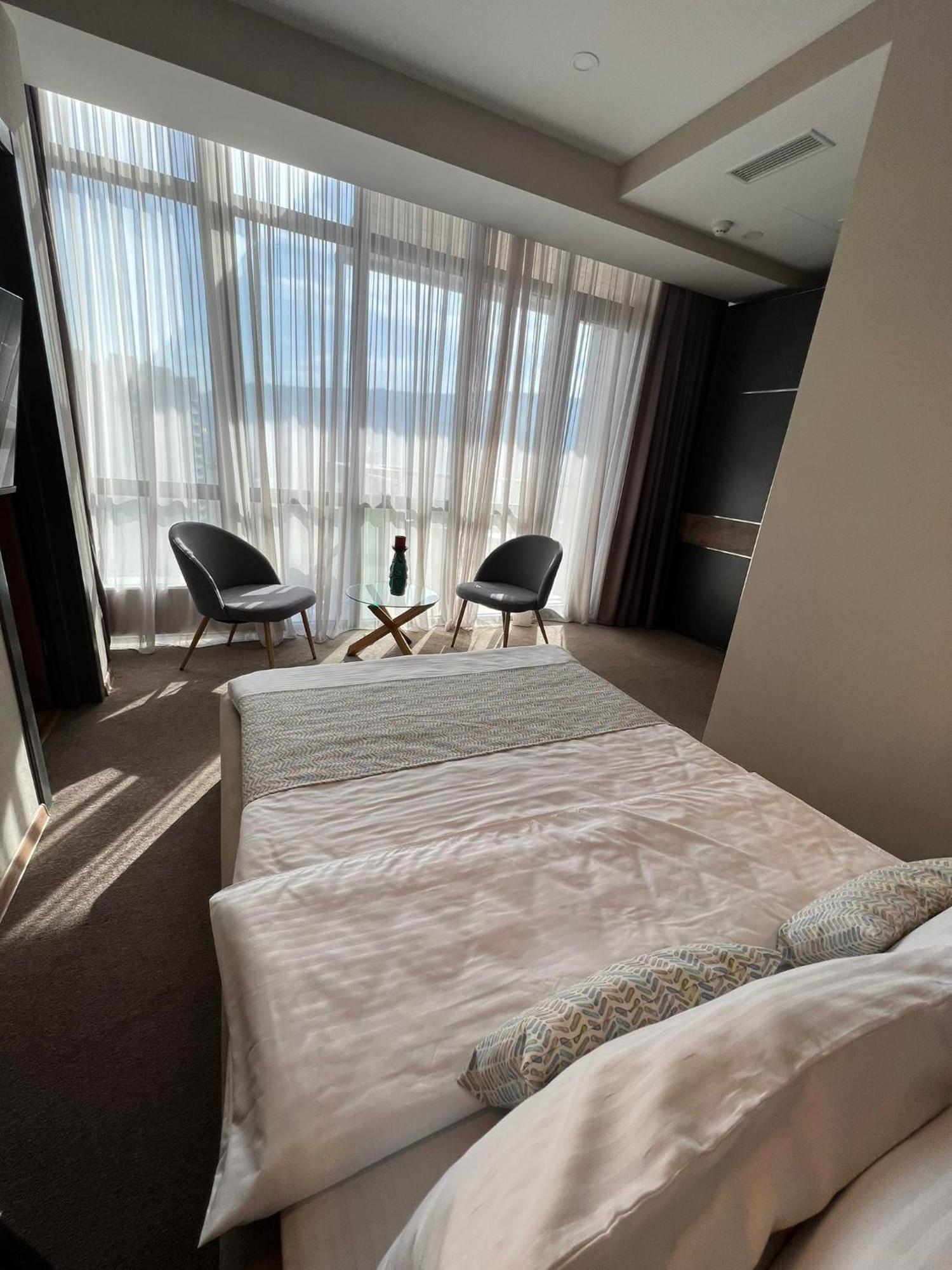 Hotel Sky Station Tbilisi ภายนอก รูปภาพ